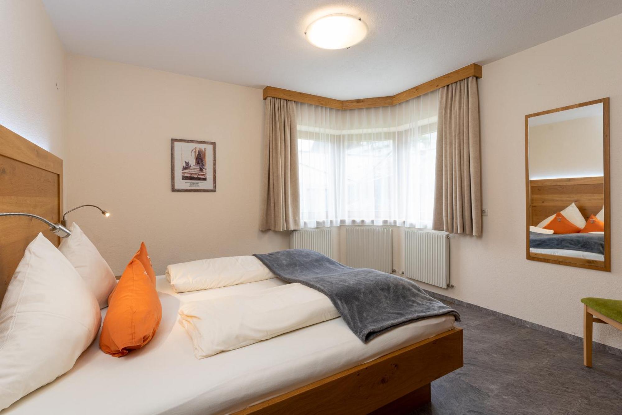 Appartements Am Burgsee Ladis Ngoại thất bức ảnh